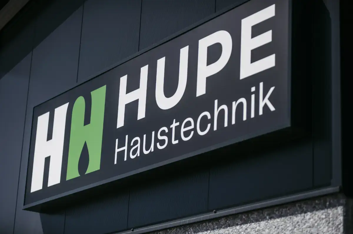 Firmenschild von Hupe Haustechnik